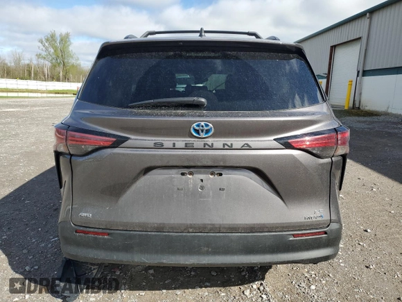 2022 Toyota Sienna LE z VIN 5TDKSKFC6NS063429, wystawiony jako Copart lot #54986965 z przebiegiem Nie podano mil oraz Szkody całkowita. Historia ofert i sprzedaży dostępna na DreamBid. Obrazek 6.