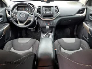 2017 Jeep Cherokee Altitude z VIN 1C4PJLAS9HW603566, wystawiony jako Copart lot #55071535 z przebiegiem 139 822 mil mil oraz Szkoda całkowita • Salvage title. Historia ofert i sprzedaży dostępna na DreamBid. Obrazek 8.
