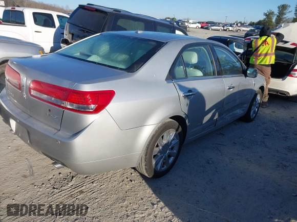 2011 Lincoln MKZ with VIN 3LNHL2GC2BR759690, listed as a IAAI auction lot 41672626 with 117,839 mi miles. Bid and sale history available at carsss.com. Image 4.
