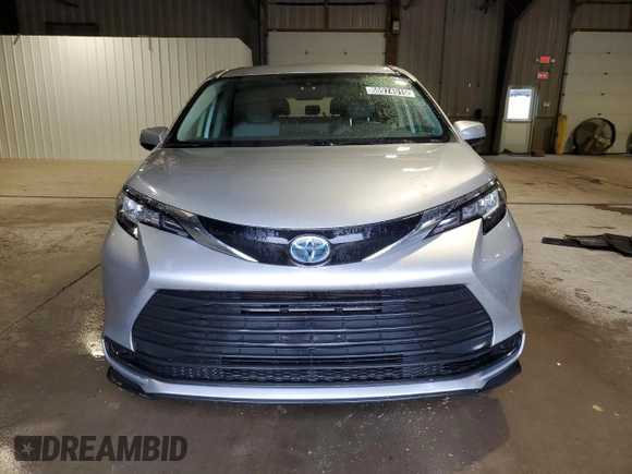 2022 Toyota Sienna LE with VIN 5TDKRKEC2NS090169, listed as a Copart auction lot 60974515 with 83,746 mi miles and Salvage title. Bid and sale history available at DreamBid. Image 5.