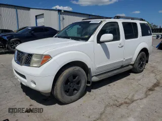 2005 Nissan Pathfinder SE z VIN 5N1AR18W75C784980, wystawiony jako Copart lot #54435305 z przebiegiem 166 654 mil mil oraz Czysty tytuł • Clean title. Historia ofert i sprzedaży dostępna na DreamBid. Obrazek 1.