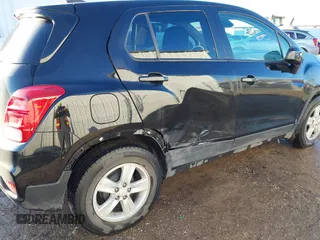 2021 Chevrolet Trax LS with VIN KL7CJKSB5MB337520, listed as a IAAI auction lot 41554924 with 139,501 mi miles. Bid and sale history available at carsss.com. Image 6.