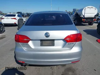 2013 Volkswagen Jetta SE with VIN 3VWDP7AJ6DM412727, listed as a IAAI auction lot 41824054 with 175,093 mi miles and . Bid and sale history available at DreamBid. Image 16.