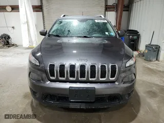 2017 Jeep Cherokee Latitude with VIN 1C4PJMCB1HW625774, listed as a Copart auction lot 49526795 with 100,888 mi miles and Salvage Title. Bid and sale history available at carsss.com. Image 5.