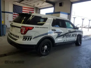 2018 Ford Police Interceptor Utility с VIN 1FM5K8AR3JGB34792, выставлен на аукционе Copart как лот 59201415 с пробегом 52 825 миль миль и Списание • Salvage title. История ставок и продаж доступна на DreamBid. Изображение 3.
