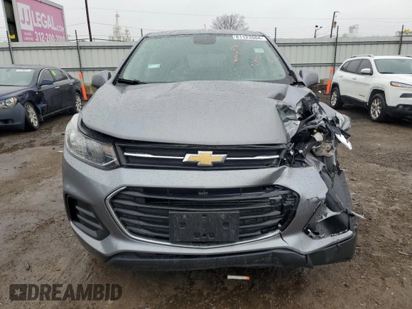 2020 Chevrolet Trax LS with VIN 3GNCJNSBXLL238345, listed as a Copart auction lot 81123504 with 33,505 mi miles and Salvage Title. Bid and sale history available at carsss.com. Image 5.
