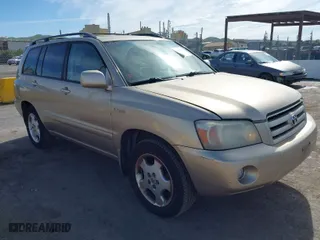 2004 Toyota Highlander with VIN JTEDP21A140010487, listed as a IAAI auction lot 42030655 with 346,497 mi miles. Bid and sale history available at carsss.com. Image 1.