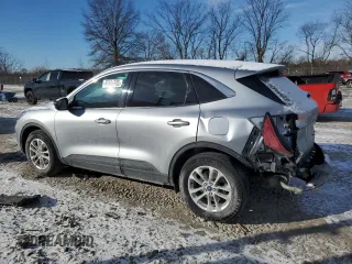 2022 Ford Escape SE z VIN 1FMCU0G65NUB84732, wystawiony jako Copart lot #45324985 z przebiegiem 30 812 mil mil oraz Szkoda całkowita • Salvage title. Historia ofert i sprzedaży dostępna na DreamBid. Obrazek 2.