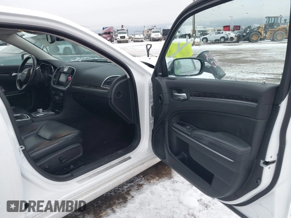 2016 Chrysler 300 with VIN 2C3CCAKGXGH142239, listed as a IAAI auction lot 41094789 with 88,516 mi miles. Bid and sale history available at carsss.com. Image 5.