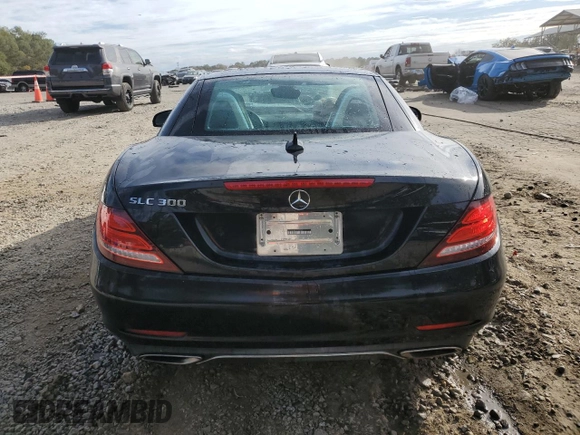 2018 Mercedes-Benz SLC 300 z VIN WDDPK3JA4JF155592, wystawiony jako Copart lot #80042324 z przebiegiem 89 312 mil mil oraz Szkoda całkowita • Salvage title. Historia ofert i sprzedaży dostępna na DreamBid. Obrazek 6.