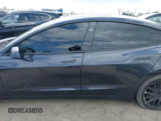 2024 Tesla Model 3 z VIN 5YJ3E1EA0RF782725, wystawiony jako IAAI lot #42248130 z przebiegiem 40 776 mil mil oraz . Historia ofert i sprzedaży dostępna na DreamBid. Obrazek 14.