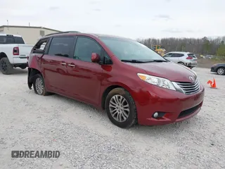 2017 Toyota Sienna XLE Auto Access Seat z VIN 5TDYZ3DC8HS809608, wystawiony jako IAAI lot #41726685 z przebiegiem 121 056 mil mil oraz . Historia ofert i sprzedaży dostępna na DreamBid. Obrazek 1.