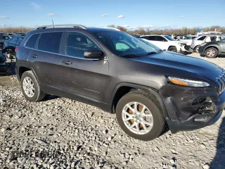 2018 Jeep Cherokee Latitude Plus with VIN 1C4PJMLXXJD517893, listed as a Copart auction lot 81373934 with 49,747 mi miles and Salvage Title. Bid and sale history available at DreamBid. Image 4.