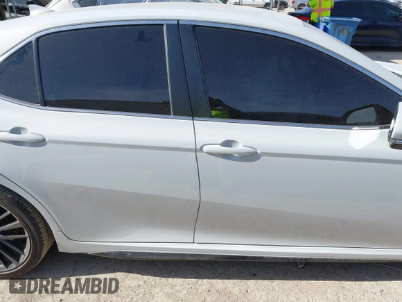 2023 Toyota Camry SE z VIN 4T1G11AK2PU128367, wystawiony jako IAAI lot #41699516 z przebiegiem 27 270 mil mil oraz . Historia ofert i sprzedaży dostępna na DreamBid. Obrazek 13.