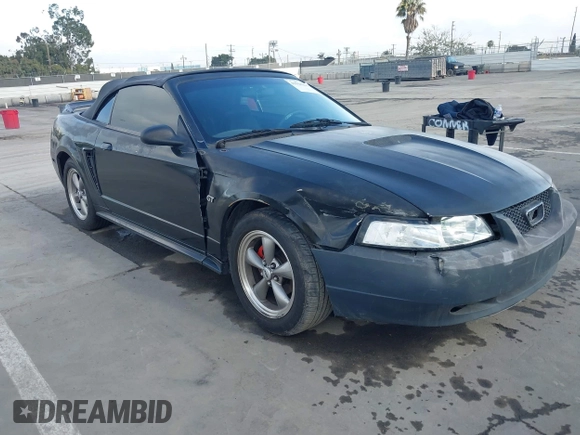 2000 Ford Mustang GT with VIN 1FAFP45X1YF165489, listed as a IAAI auction lot 41926293 with 144,312 mi miles. Bid and sale history available at carsss.com. Image 1.