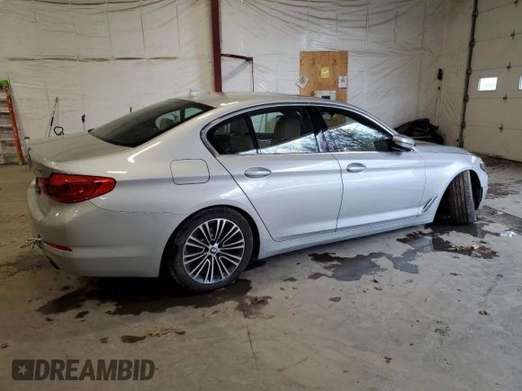 2020 BMW 5 Series 530i xDrive with VIN WBAJR7C09LCE58704, listed as a Copart auction lot 49900615 with 33,167 mi miles and Salvage title. Bid and sale history available at DreamBid. Image 3.
