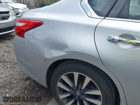 2017 Nissan Altima S z VIN 1N4AL3AP4HC288839, wystawiony jako IAAI lot #42162440 z przebiegiem 222 000 mil mil oraz . Historia ofert i sprzedaży dostępna na DreamBid. Obrazek 6.