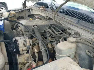 2000 GMC Sierra 1500 SLE with VIN 1GTEK14T4YE179586, listed as a IAAI auction lot 42329200 with 389,806 mi miles and . Bid and sale history available at DreamBid. Image 13.