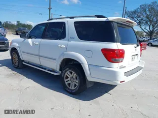 2005 Toyota Sequoia SR5 with VIN 5TDZT34A75S258880, listed as a IAAI auction lot 41584267 with 221,917 mi miles. Bid and sale history available at carsss.com. Image 3.