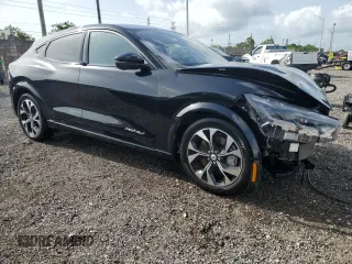 2023 Ford Mustang Mach-E Premium с VIN 3FMTK3SU6PMA98088, выставлен на аукционе Copart как лот 59276155 с пробегом 30 486 миль миль и На запчасти • Non repairable. История ставок и продаж доступна на DreamBid. Изображение 4.