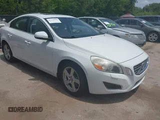 2013 Volvo S60 T5 Premier with VIN YV1612FS5D2182665, listed as a IAAI auction lot 42720966 with 76,561 mi miles and . Bid and sale history available at DreamBid. Image 1.