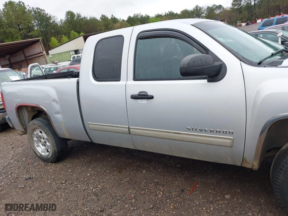 2012 Chevrolet Silverado 1500 LT with VIN 1GCRCSE01CZ332418, listed as a IAAI auction lot 41861959 with 309,818 mi miles. Bid and sale history available at carsss.com. Image 13.