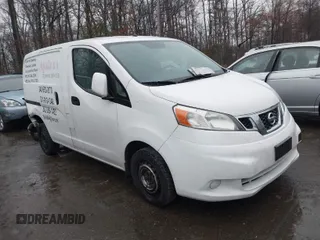 2015 Nissan NV200 SV with VIN 3N6CM0KN6FK713784, listed as a IAAI auction lot 41834734 with 190,056 mi miles. Bid and sale history available at carsss.com. Image 1.