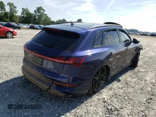 2022 Audi e-tron Chronos z VIN WA1VABGE2NB026931, wystawiony jako Copart lot #57427012 z przebiegiem Nie podano mil oraz . Historia ofert i sprzedaży dostępna na DreamBid. Obrazek 4.