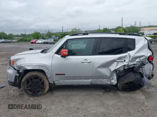 2020 Jeep Renegade Latitude z VIN ZACNJBBB0LPL76965, wystawiony jako IAAI lot #42319436 z przebiegiem 75 307 mil mil oraz . Historia ofert i sprzedaży dostępna na DreamBid. Obrazek 13.