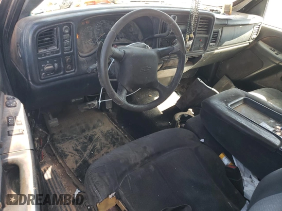 2001 Chevrolet Silverado 1500 LS with VIN 2GCEK19T311166246, listed as a Copart auction lot 46869555 with 327,121 mi miles and Salvage Title. Bid and sale history available at DreamBid. Image 8.