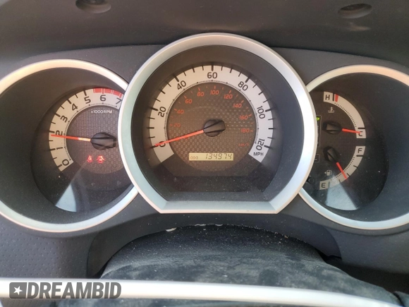 2015 Toyota Tacoma z VIN 3TMLU4EN3FM165978, wystawiony jako Copart lot #49920255 z przebiegiem 134 974 mil mil oraz Szkoda całkowita • Salvage title. Historia ofert i sprzedaży dostępna na DreamBid. Obrazek 9.