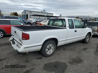 1997 GMC Sonoma SLS with VIN 1GTCS19X2V8516379, listed as a Copart auction lot 84080794 with 257,607 mi miles and Salvage Title. Bid and sale history available at carsss.com. Image 3.