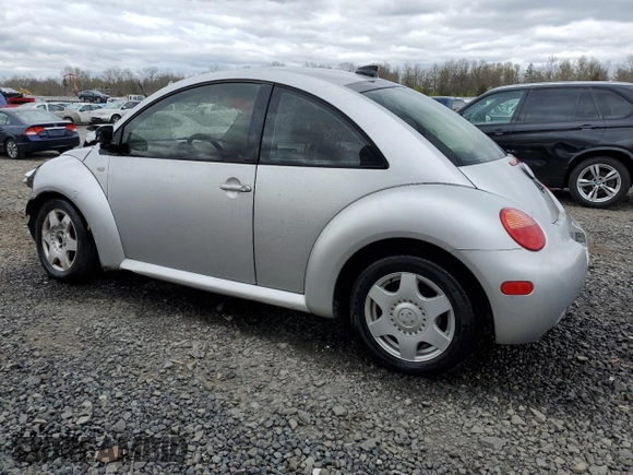 2000 Volkswagen Beetle GLX with VIN 3VWDD21C0YM482825, listed as a Copart auction lot 53031135 with 153,167 mi miles and Salvage Title. Bid and sale history available at DreamBid. Image 2.