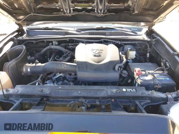 2017 Toyota Tacoma SR5 z VIN 3TMCZ5AN1HM062459, wystawiony jako IAAI lot #42138261 z przebiegiem 75 474 mil mil oraz . Historia ofert i sprzedaży dostępna na DreamBid. Obrazek 10.
