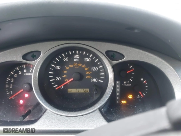 2002 Toyota Highlander with VIN JTEGF21A520058345, listed as a IAAI auction lot 41567610 with 117,736 mi miles. Bid and sale history available at carsss.com. Image 7.