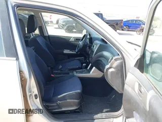 2010 Subaru Forester X с VIN JF2SH6BC8AH797596, выставлен на аукционе IAAI как лот 42454541 с пробегом 87 291 миль миль и . История ставок и продаж доступна на DreamBid. Изображение 5.