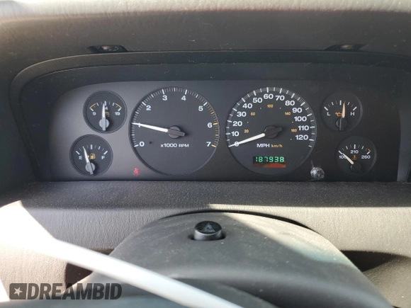 2004 Jeep Grand Cherokee Laredo with VIN 1J4GW48S84C182135, listed as a Copart auction lot 62224975 with 187,938 mi miles and Clean title. Bid and sale history available at DreamBid. Image 9.
