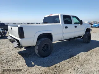 2003 Chevrolet Silverado 2500HD LS with VIN 1GCHK23U83F256329, listed as a Copart auction lot 50202185 with 198,365 mi miles and Salvage Title. Bid and sale history available at carsss.com. Image 3.