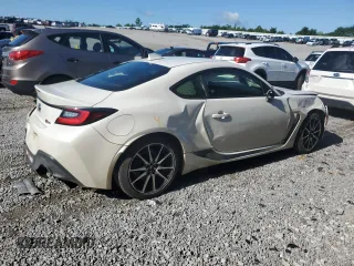 2023 Toyota GR86 with VIN JF1ZNBB15P9760379, listed as a Copart auction lot 61800674 with 0 mi miles and Salvage Title. Bid and sale history available at carsss.com. Image 3.