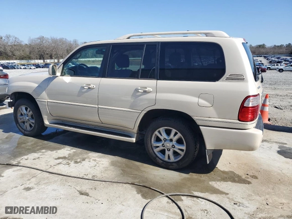 2004 Lexus LX 470 with VIN JTJHT00W743547721, listed as a Copart auction lot 43739705 with 231,378 mi miles and Salvage Title. Bid and sale history available at carsss.com. Image 2.