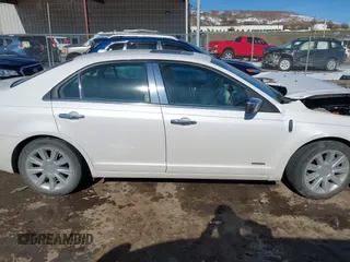 2011 Lincoln MKZ Hybrid with VIN 3LNDL2L31BR752945, listed as a IAAI auction lot 41439120 with 178,578 mi miles. Bid and sale history available at carsss.com. Image 13.