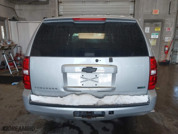 2010 Chevrolet Suburban LS with VIN 1GNUKHE30AR158386, listed as a IAAI auction lot 41569782 with 1 mi miles. Bid and sale history available at carsss.com. Image 16.