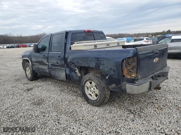 2007 Chevrolet Silverado 1500 LT w/1LT with VIN 3GCEK13307G501598, listed as a Copart auction lot 45038645 with 228,099 mi miles and Salvage Title. Bid and sale history available at carsss.com. Image 2.