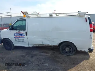 2004 Chevrolet Express Cargo z VIN 1GCFG15X741224268, wystawiony jako IAAI lot #41788116 z przebiegiem Nie podano mil oraz . Historia ofert i sprzedaży dostępna na DreamBid. Obrazek 14.