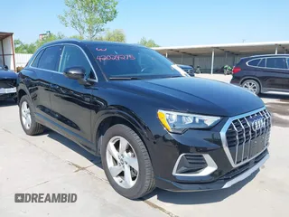 2020 Audi Q3 Premium z VIN WA1AECF32L1093993, wystawiony jako IAAI lot #42024275 z przebiegiem 46 655 mil mil oraz . Historia ofert i sprzedaży dostępna na DreamBid. Obrazek 1.