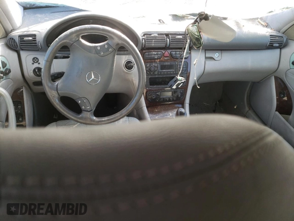 2002 Mercedes-Benz C 230/260/280/320 with VIN WDBRF64J72F250149, listed as a Copart auction lot 82633084 with Not Provided miles and Salvage Title. Bid and sale history available at DreamBid. Image 8.