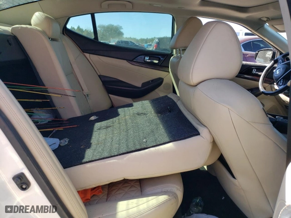 2017 Nissan Maxima Platinum with VIN 1N4AA6APXHC413205, listed as a Copart auction lot 43948945 with 0 mi miles and Salvage Title. Bid and sale history available at carsss.com. Image 10.