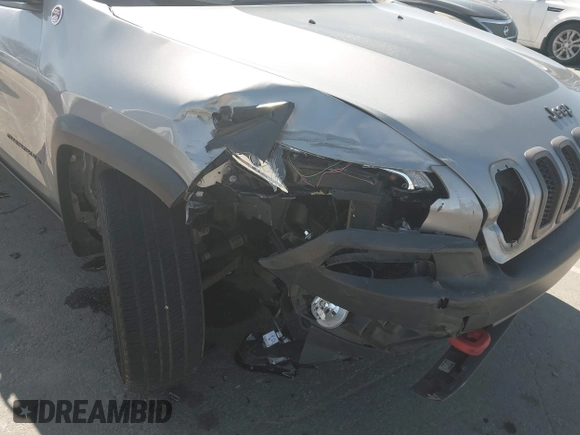 2017 Jeep Cherokee Trailhawk с VIN 1C4PJMBS2HW568695, выставлен на аукционе IAAI как лот 41743347 с пробегом 103 387 миль миль и . История ставок и продаж доступна на DreamBid. Изображение 6.
