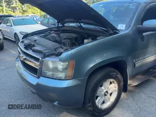 2009 Chevrolet Suburban 2LT z VIN 1GNFK26399R280776, wystawiony jako Copart lot #71787265 z przebiegiem 169 789 mil mil oraz Czysty tytuł • Clean title. Historia ofert i sprzedaży dostępna na DreamBid. Obrazek 11.