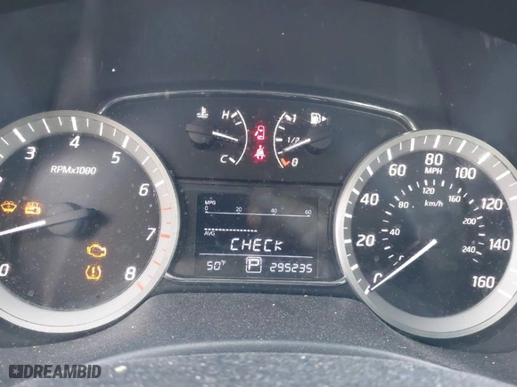 2015 Nissan Sentra S with VIN 3N1AB7AP0FY293418, listed as a IAAI auction lot 41686907 with 295,235 mi miles. Bid and sale history available at carsss.com. Image 7.